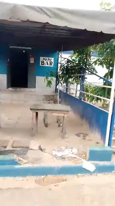 Magasin à louer aux 220 Logements