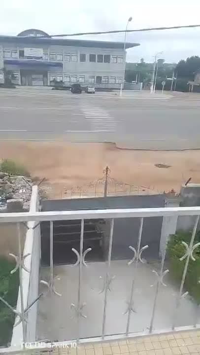 Bureau 5 pièces + secrétariat à louer à Yamoussoukro Assabou CNPS