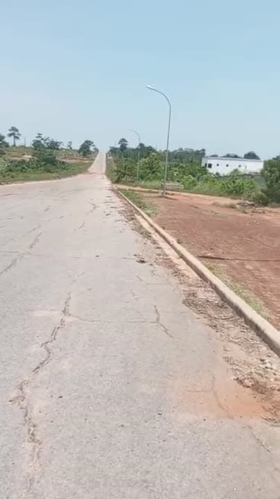 Terrain de 2 ha à vendre à Yamoussoukro zone INPHB (ACD disponible)