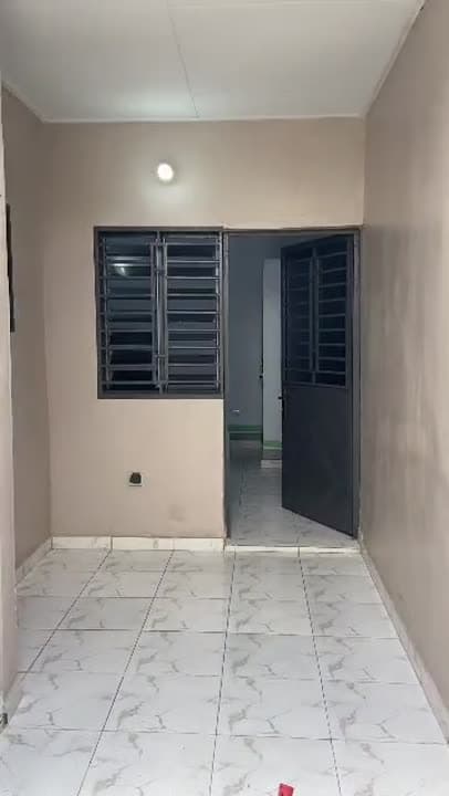 Studio à louer à Tolla (carrefour Gnanmienakakro)