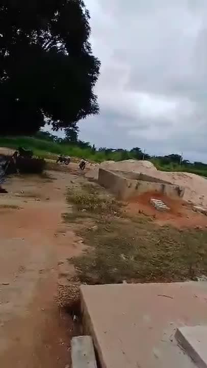 Immeuble R+1 + 500 m² à vendre à Yamoussoukro (ACD)