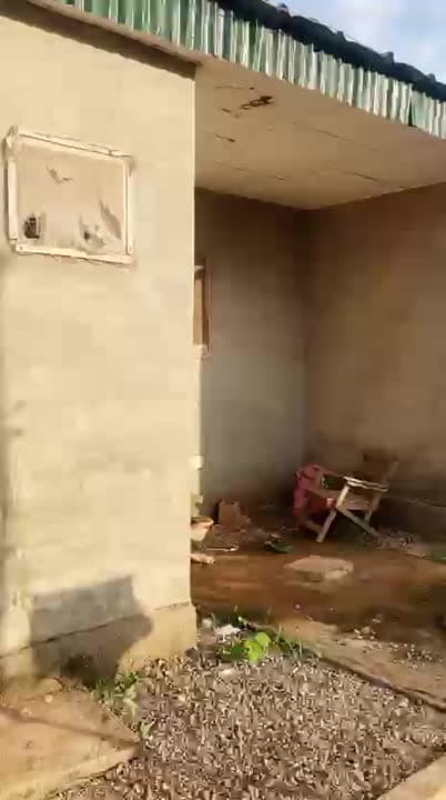 Une chambre, salon à louer à Assoumankro